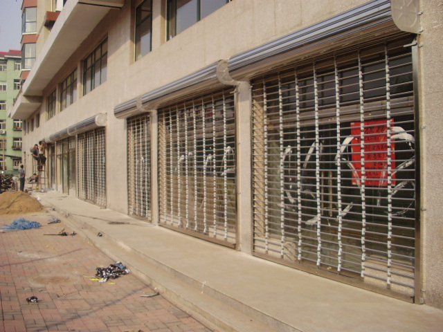 不锈钢电(sh)动卷闔R